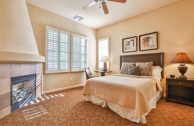 Mountain Views! Mountains, Palms & Blue Skies, Pet Friendly! - Upstairs w/Garage (L56-2)