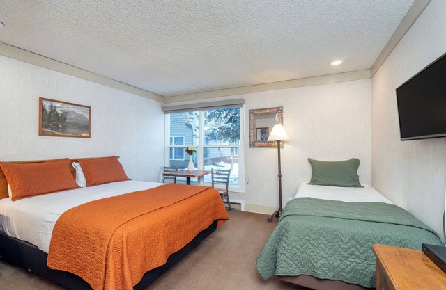 Mountainside Inn Pet-Friendly Room With Kitchenette