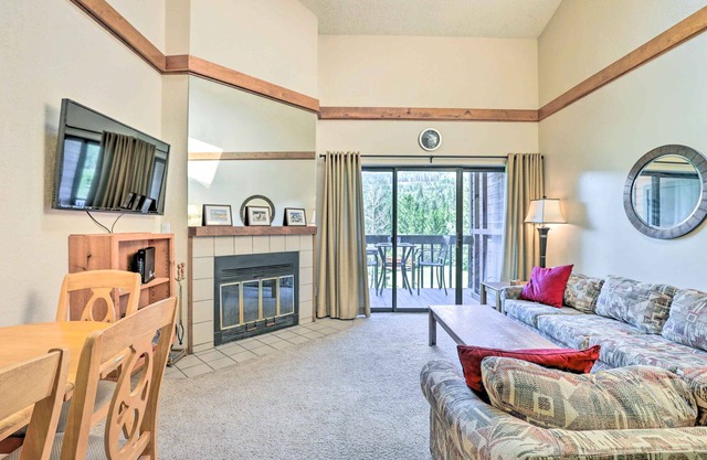 Mountainside Royalview Condo: Pool/Hot Tubs, Great Location