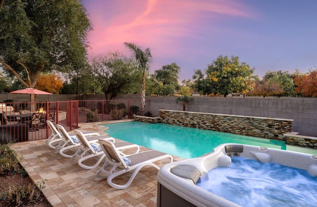 Movie Theater~ Pool~ Arcade~ Fire Pit