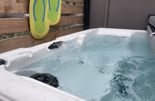 MTM Premier, Close to Beach, Hot Tub, Fire Pit