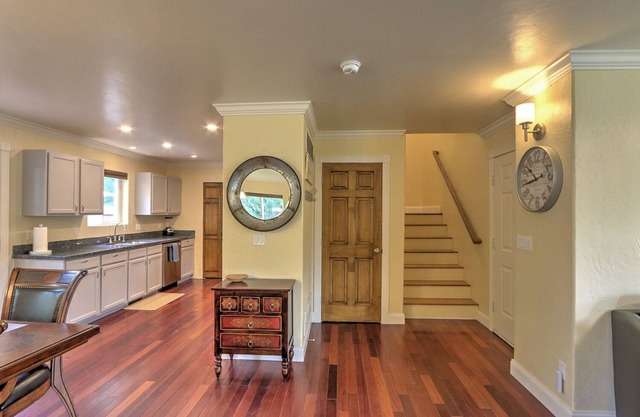 MTN Home w/Patio & Grill, Near Whole Foods, Dining & Shops! 30 Min. to Skiing!