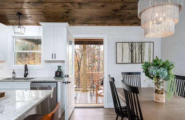 MTN Resort Cabin, Amenities, Mins to DT, Wineries, Pet-Friendly, Sparkling Clean