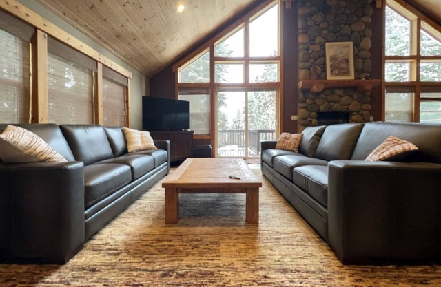 Muhlebach Family Retreat - A Luxury Mountain Getaway