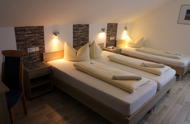 Multi-bed room for 3 guests with 17m² in Weißenhorn (73097)