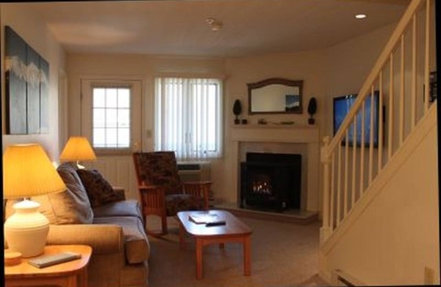 Multi level two bedroom condo in the White Mts #303, facility features