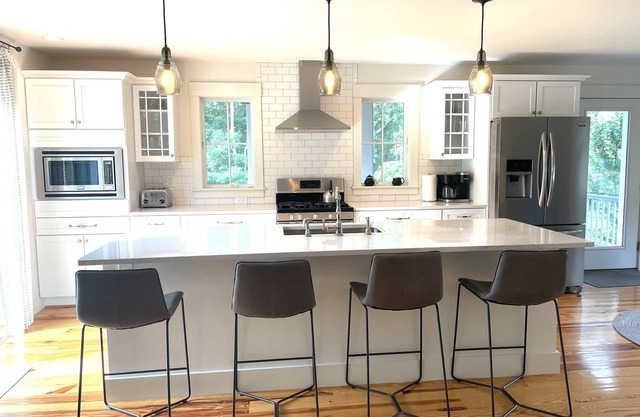 Multiple Ensuites, Central Air, Perfect Location