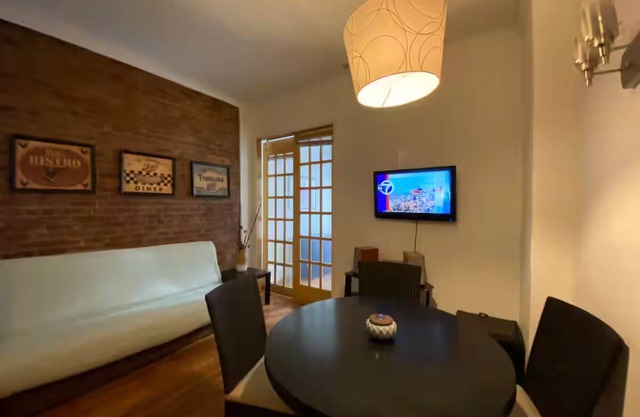 Murray Hill/2 bedrooms 1 bathroom