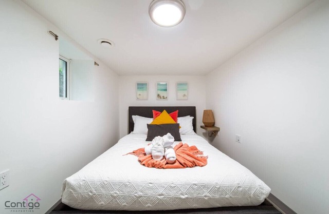 Muse Nook | DT | Walk to Stadium | 5 min to Rogers