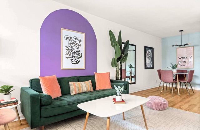 Music Row 2BR - 2 bath sleeps 12