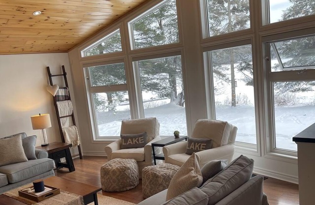 Muskoka Beach House on Three Mile Lake