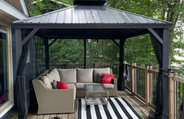 Muskoka Gem with Sauna on Three Mile Lake