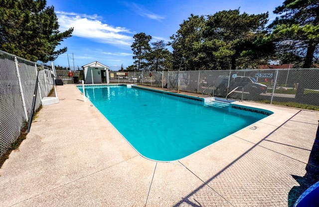 Muskoka Glamping Structure 10