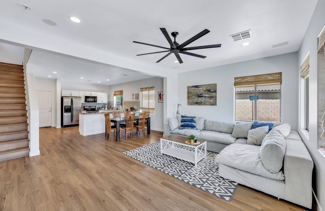 MUST SEE! Large 4BD/3BA Home w/Loft and Huge Backyard