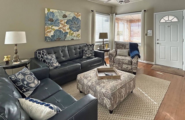 My Home Is Your Home Close to CMU and Downtown