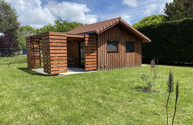 My Ocean Cabin with Garden and Air Conditioning, Steps from the Beach