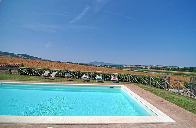 My Rental Homes - Casale Umbro with spacious garden and a private swimming pool