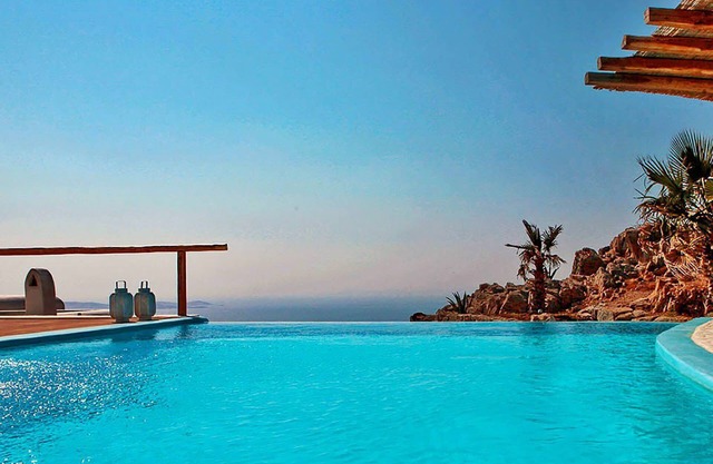 My Rental Homes - Sunkiss Villa with infinity pool and sea view