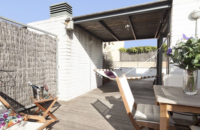 My Space Barcelona Apart. for 46 people in 7 apartments in the center