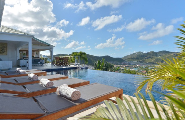 MYSTIQUE - LUXURY VILLA AT THE HEART OF THE ISLAND
