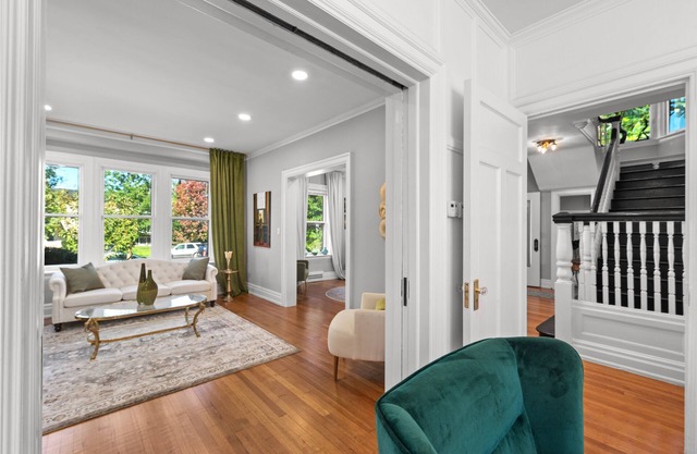 nA charming 5 bedroom home located in the historic district of downtown Detroit