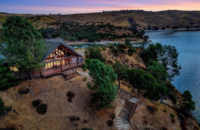 Nacimiento Lake Retreat: Private Dock & Epic Views