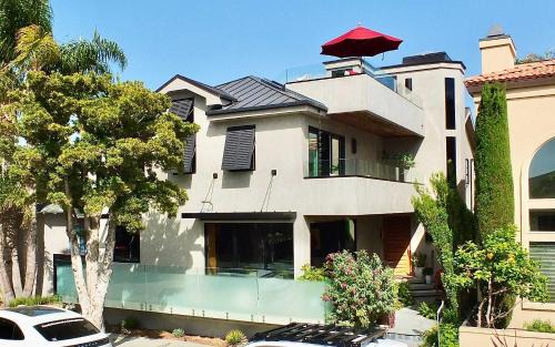 Naples Luxury Retreat - 3 BDR Stay for 6 w Rooftop Patio