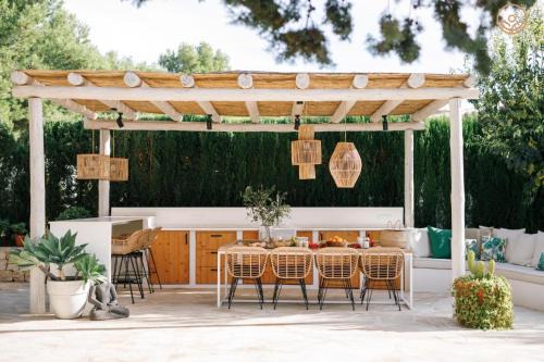 Naranja - By Almarina Villas