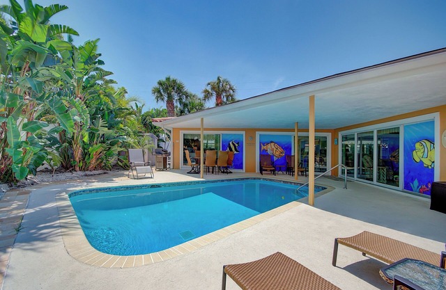 Narcissus Beach House - Weekly Beach Rental