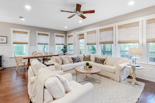 NatureWalk - River Oats