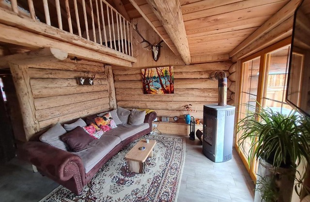 Naturstammhaus-Blockhaus