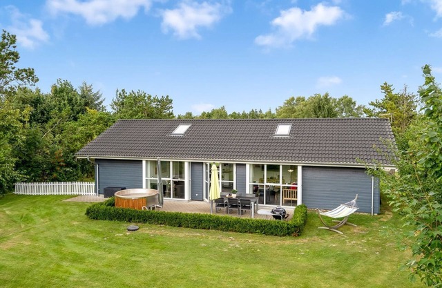 "Nauka" - 400m to the fjord by Interhome