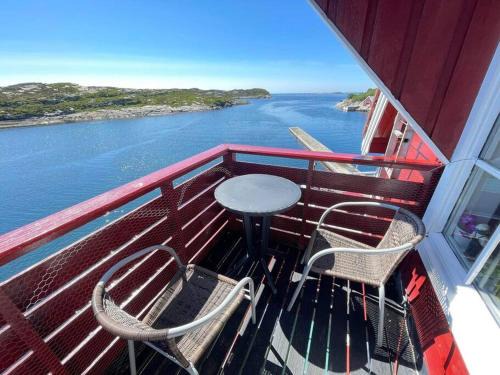 Nautnes sea view apartment
