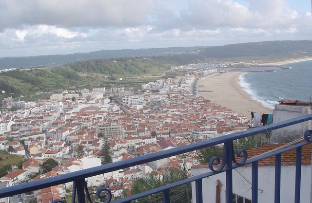 Nazaré - House with Panoramic Beach View - 2 Floors - 2 to 5 People