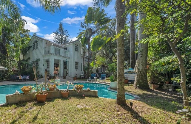 NE Coconut Grove pool home, family & pet friendly, huge yard, & guest house.