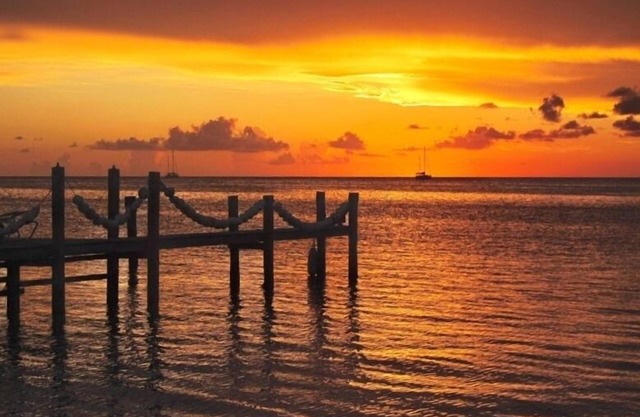 NEW POOL * Waterfront Paradise with Amazing Sunsets on Beach*