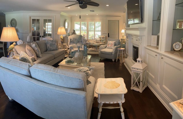 Near Beach Luxury Seaside Cottage on Moorings Golf Course
