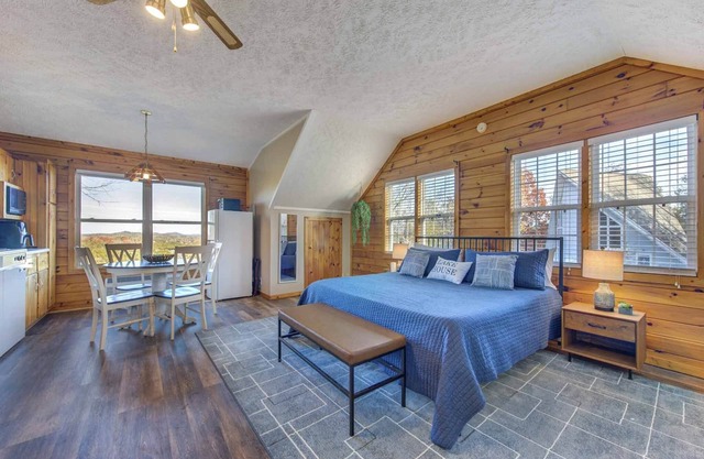 Near Douglas Lake: ‘Mountain Jewel’ Haven w/Views
