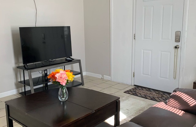 Near French quarter nice two bedroom +