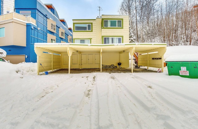 Near Hiking: Cozy Anchorage Retreat w/Fireplace!