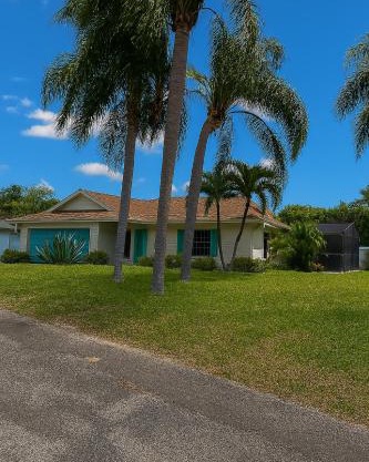 Near IMG! Beaches & Heated Pool Games Relax & Enjoy