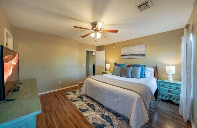 Near Kino/3BR & 2BA/Outdoor Living/Fenced