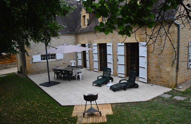 Near Sarlat ,Perigord Noir,Charming Home Perigord Style, Heated Pool