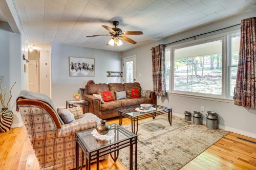 Near State Park and Spring River Family Gem with Yard