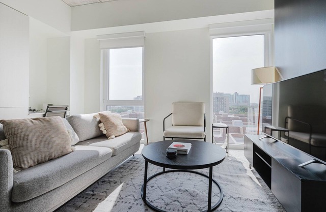 Neat Old Town 1BR Gym, W/D, Rooftop, BBQ & A/C, by Blueground