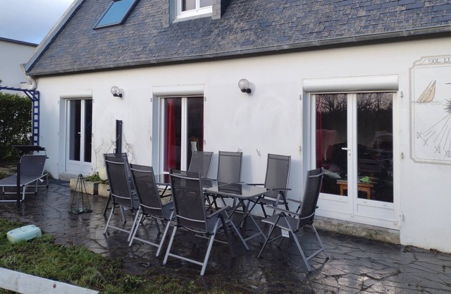 Neo-Breton house on a dune 100 m from the beach.