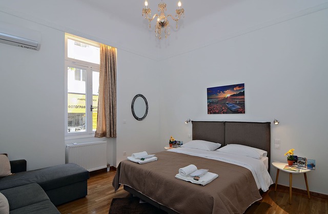 Neoclassical House with Unique Athenian Yard (nearby metro station Panormou)