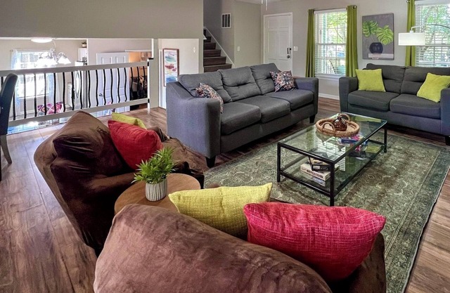 New! 12 Guest! King Bed! Patio! Grill! Near ATL & Downtown Norcross