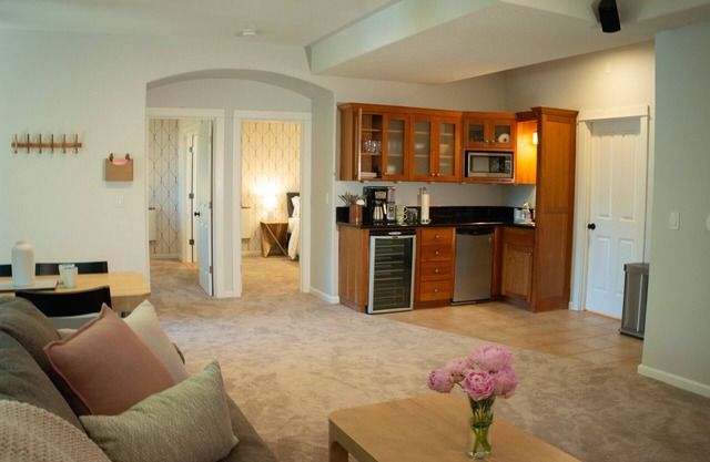 NEW 2 bedroom in West Linn!