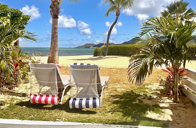 new 2-bedroom water front villa enchanting Saint Martin with WiFi, AC